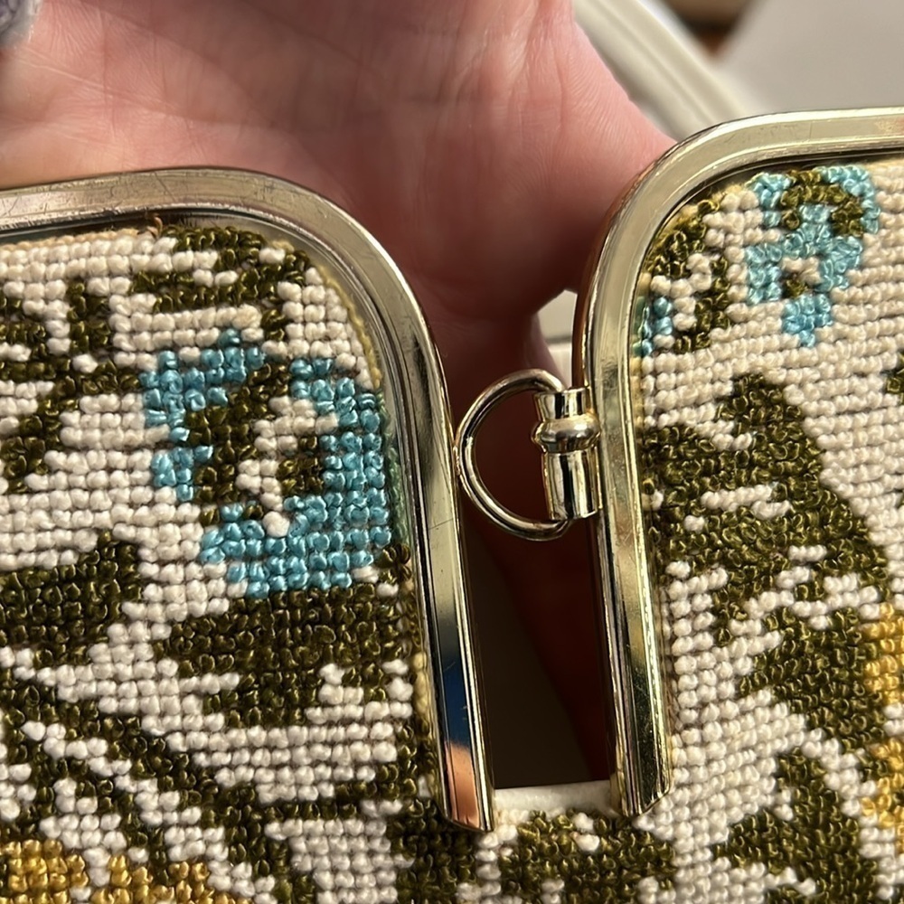 Vintage 1960s needlepoint floral purse amazing condition - Picture 6 of 11